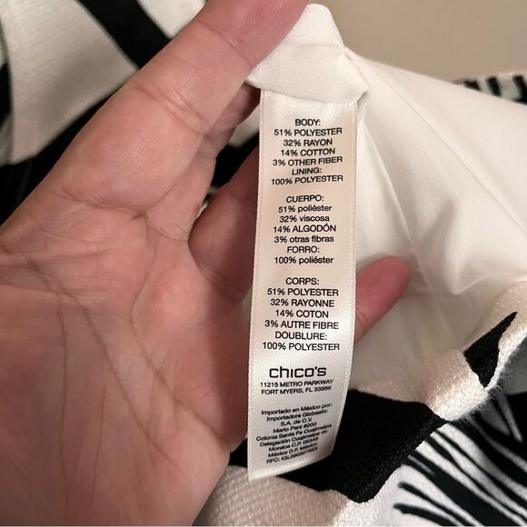 Chico's Black and White Open Front Abstract Blazer Jacket Lined Size 1 or Medium - Picture 7 of 9